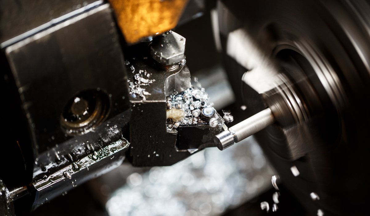 Obróbka CNC na zamówienie – jak wygląda proces od zapytania do gotowego detalu?